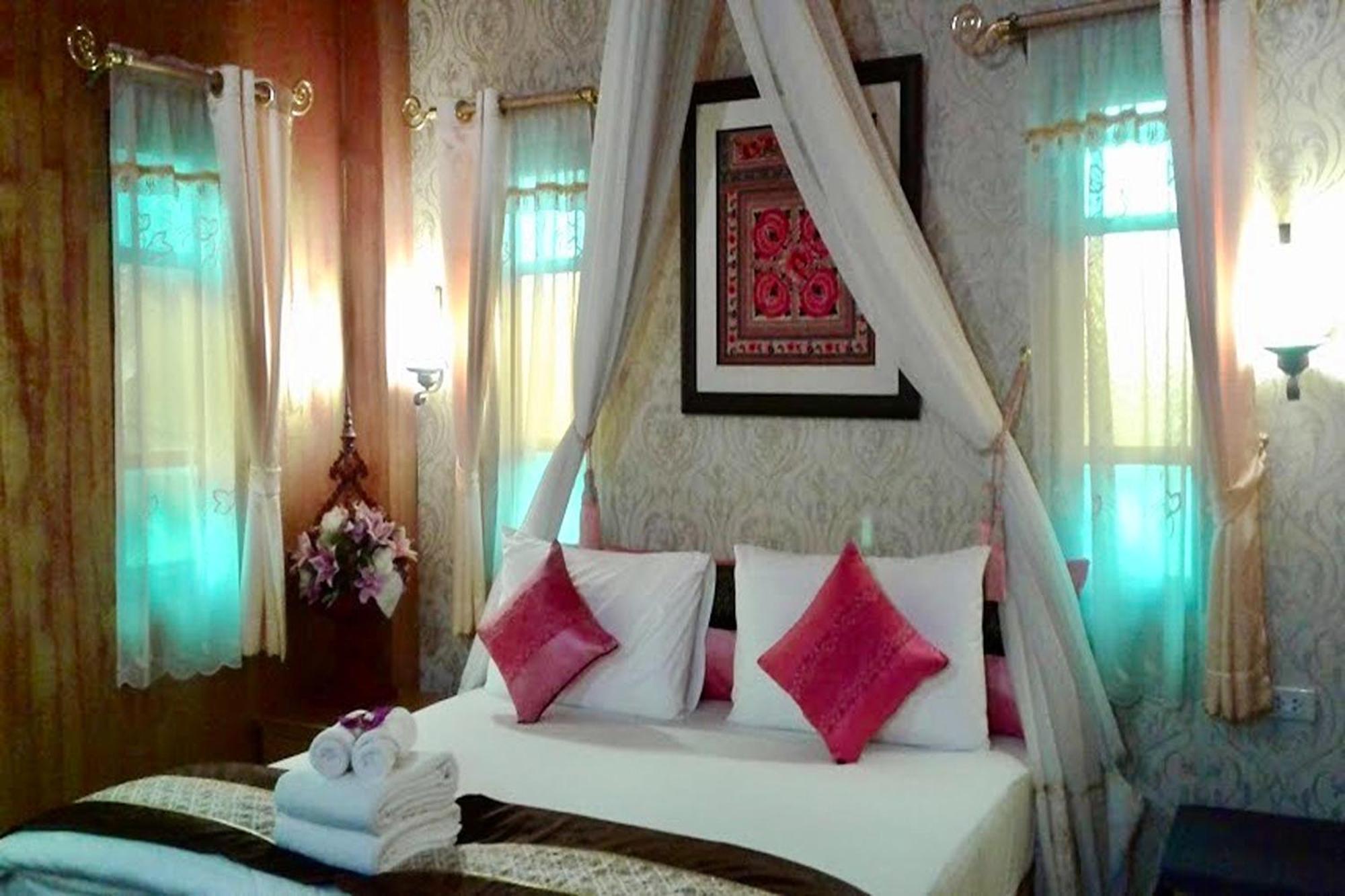 Khách sạn Amethyst 3*